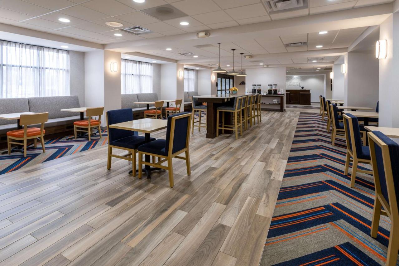 Hampton Inn Milford Buitenkant foto