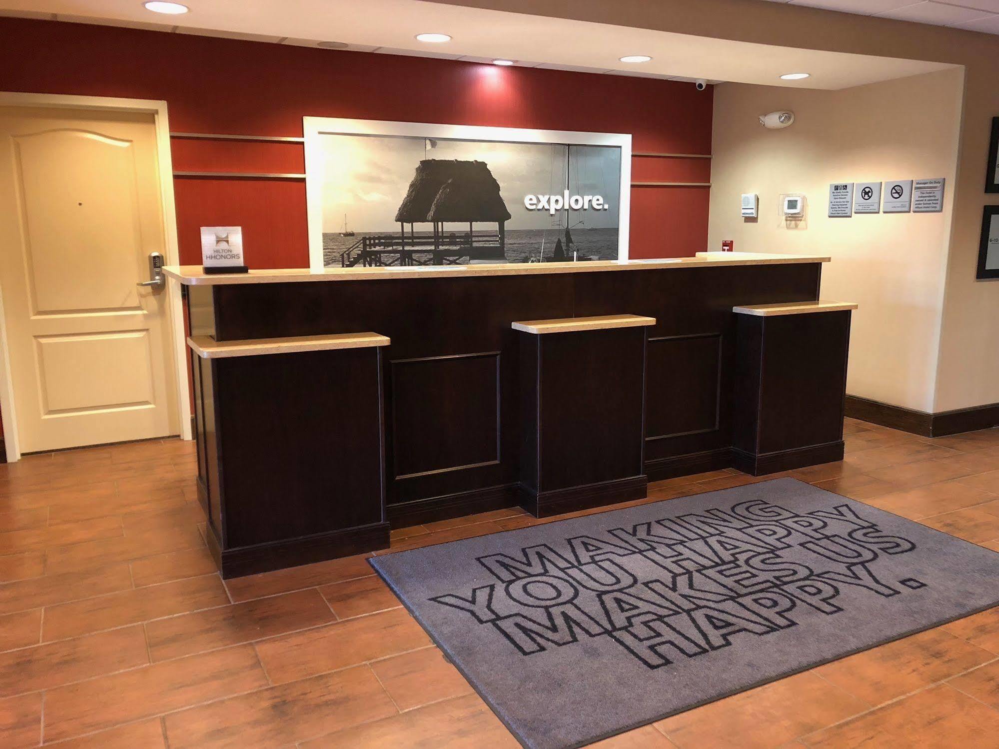 Hampton Inn Milford Buitenkant foto