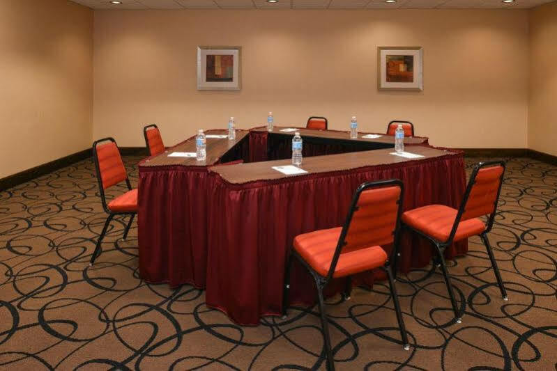 Hampton Inn Milford Buitenkant foto